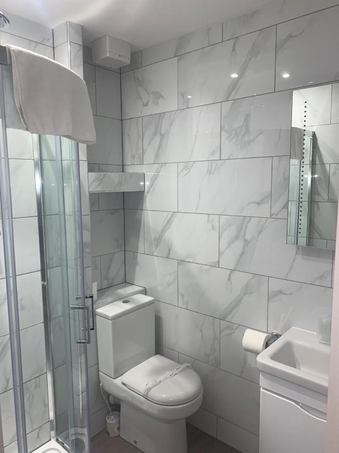 Holtwhites Hotel Enfield Esterno foto