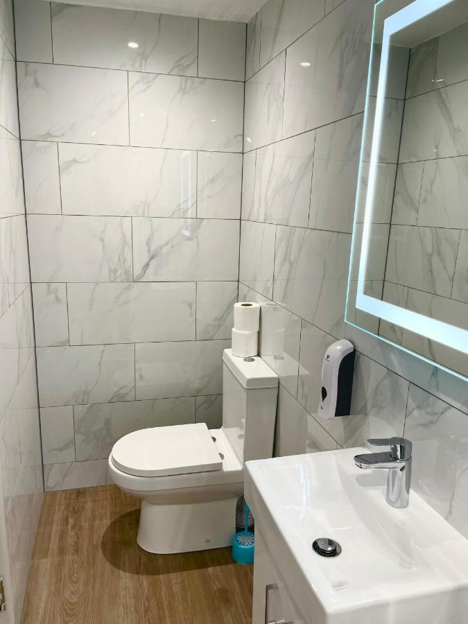 Holtwhites Hotel Enfield Esterno foto