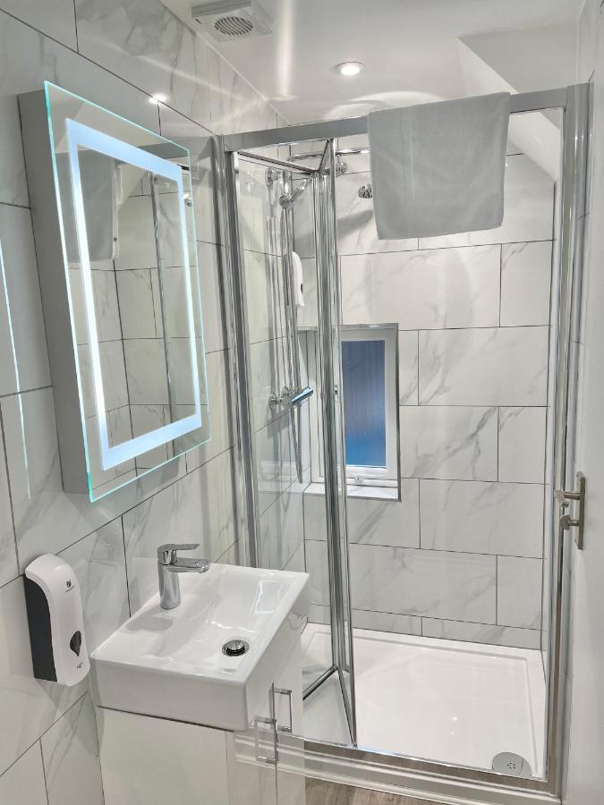 Holtwhites Hotel Enfield Esterno foto
