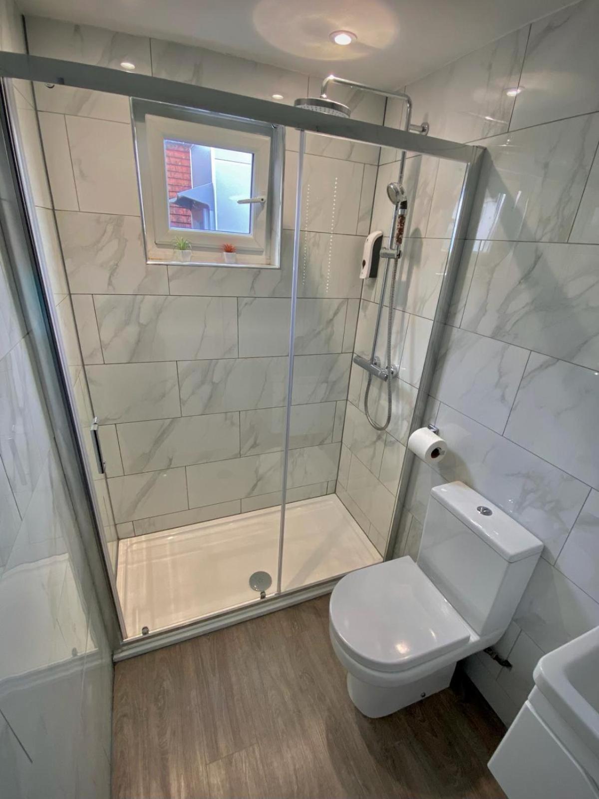 Holtwhites Hotel Enfield Esterno foto