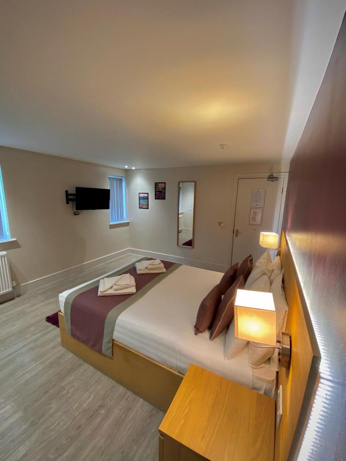 Holtwhites Hotel Enfield Esterno foto