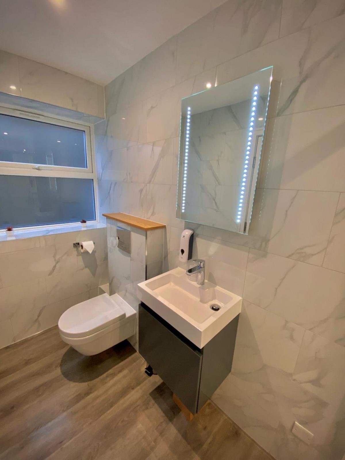 Holtwhites Hotel Enfield Esterno foto
