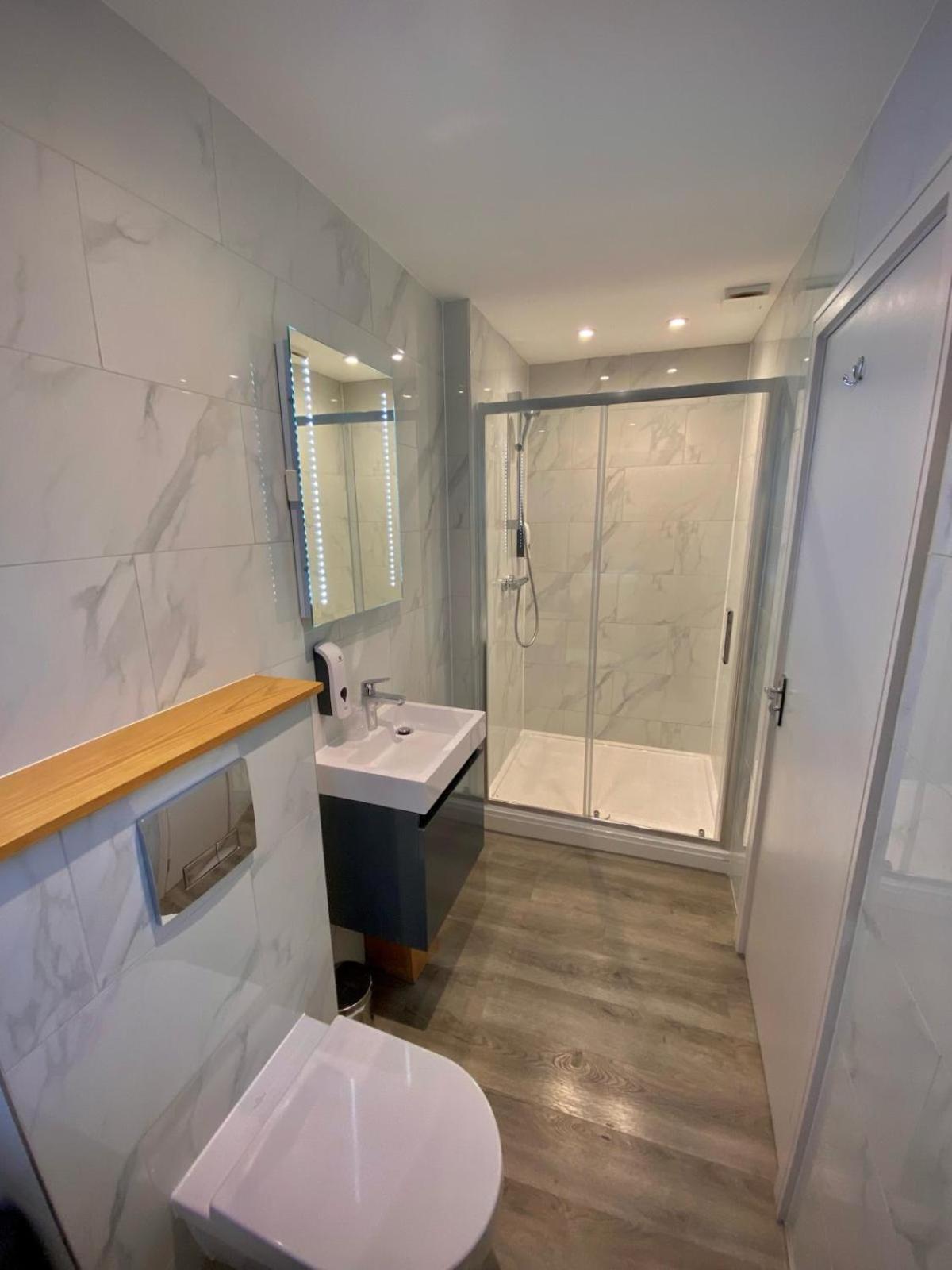 Holtwhites Hotel Enfield Esterno foto