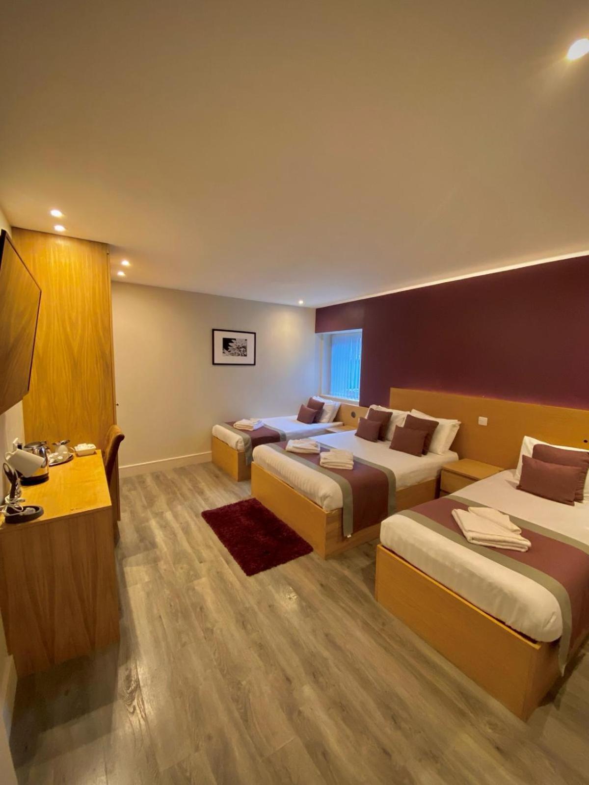 Holtwhites Hotel Enfield Esterno foto
