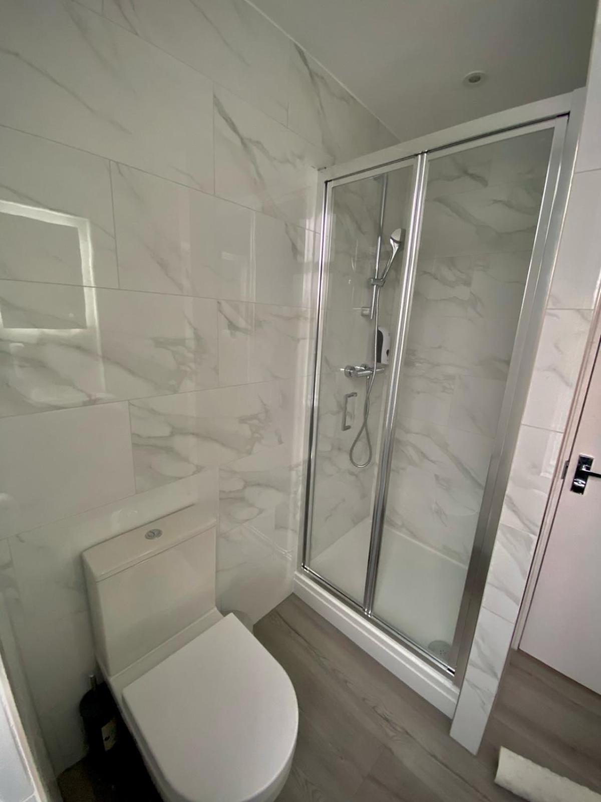 Holtwhites Hotel Enfield Esterno foto