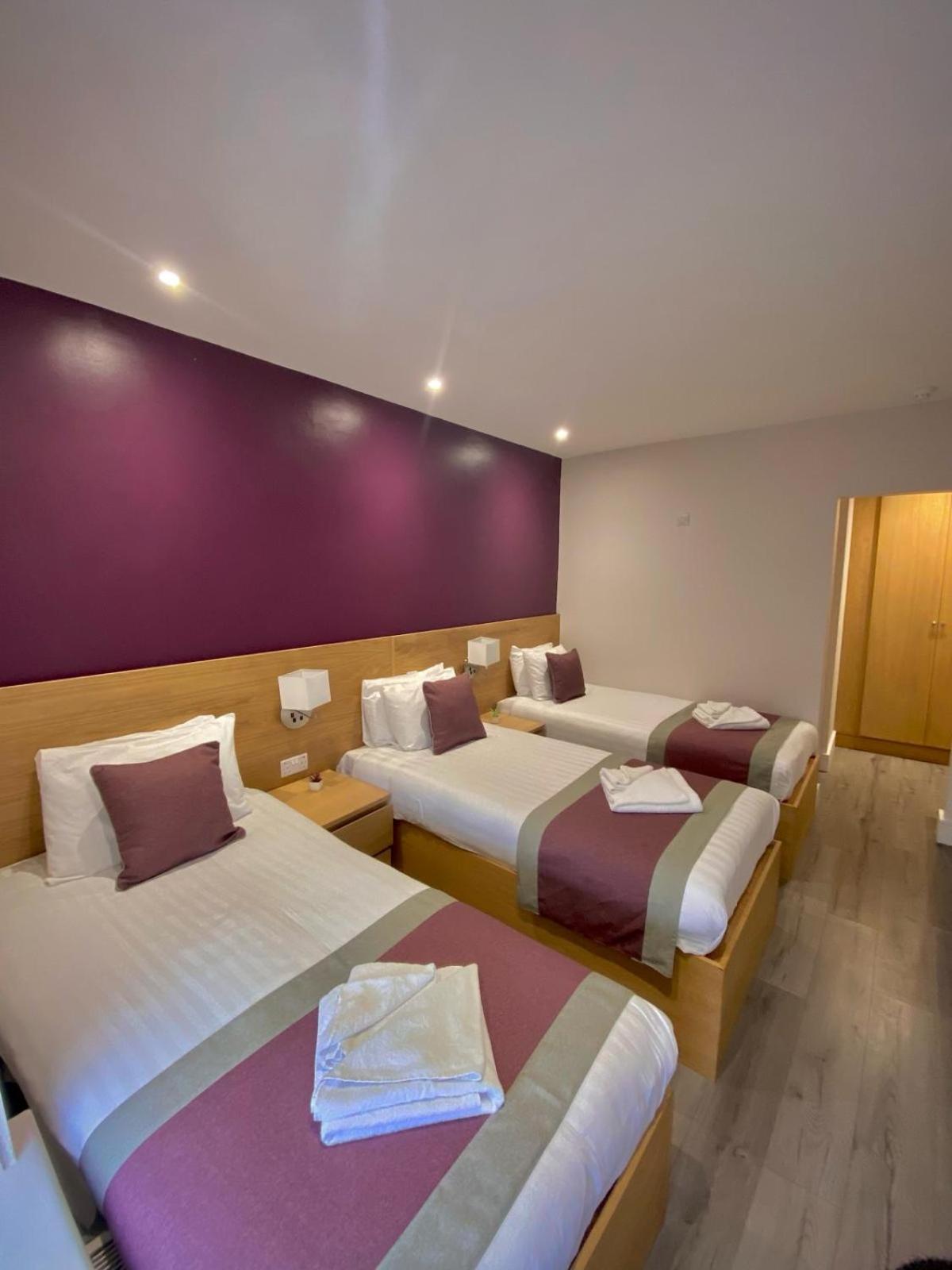 Holtwhites Hotel Enfield Esterno foto
