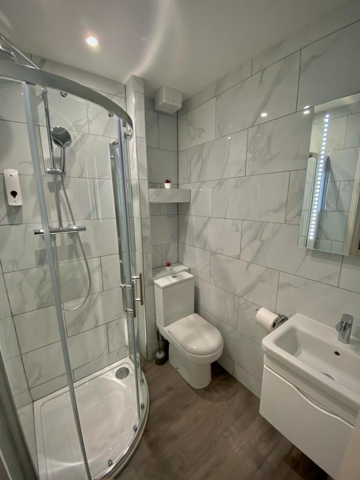 Holtwhites Hotel Enfield Esterno foto